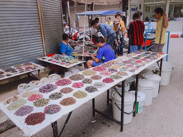 พลอย & ตลาดพลอยศรีจันทร์